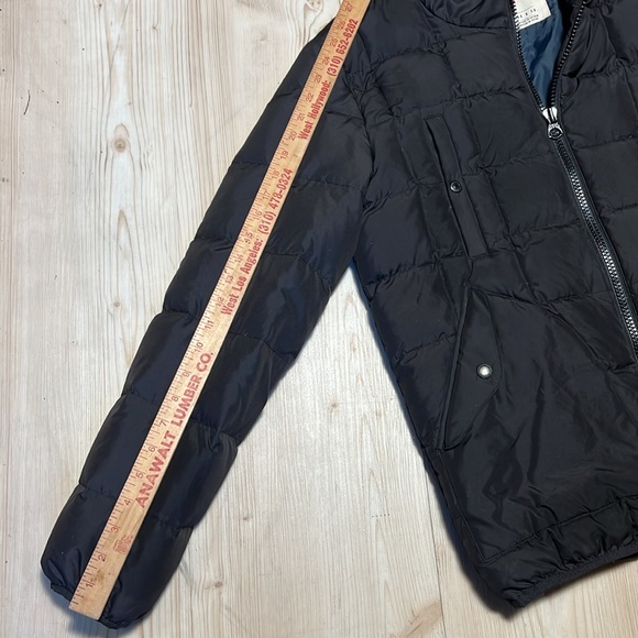 Levi’s Cozy Winter Puffer Jacket - Picture 4 of 11